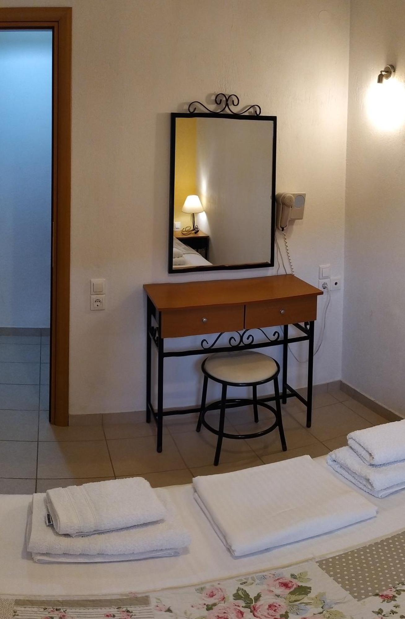 Remvi Apartments Skopelos Pokoj fotografie