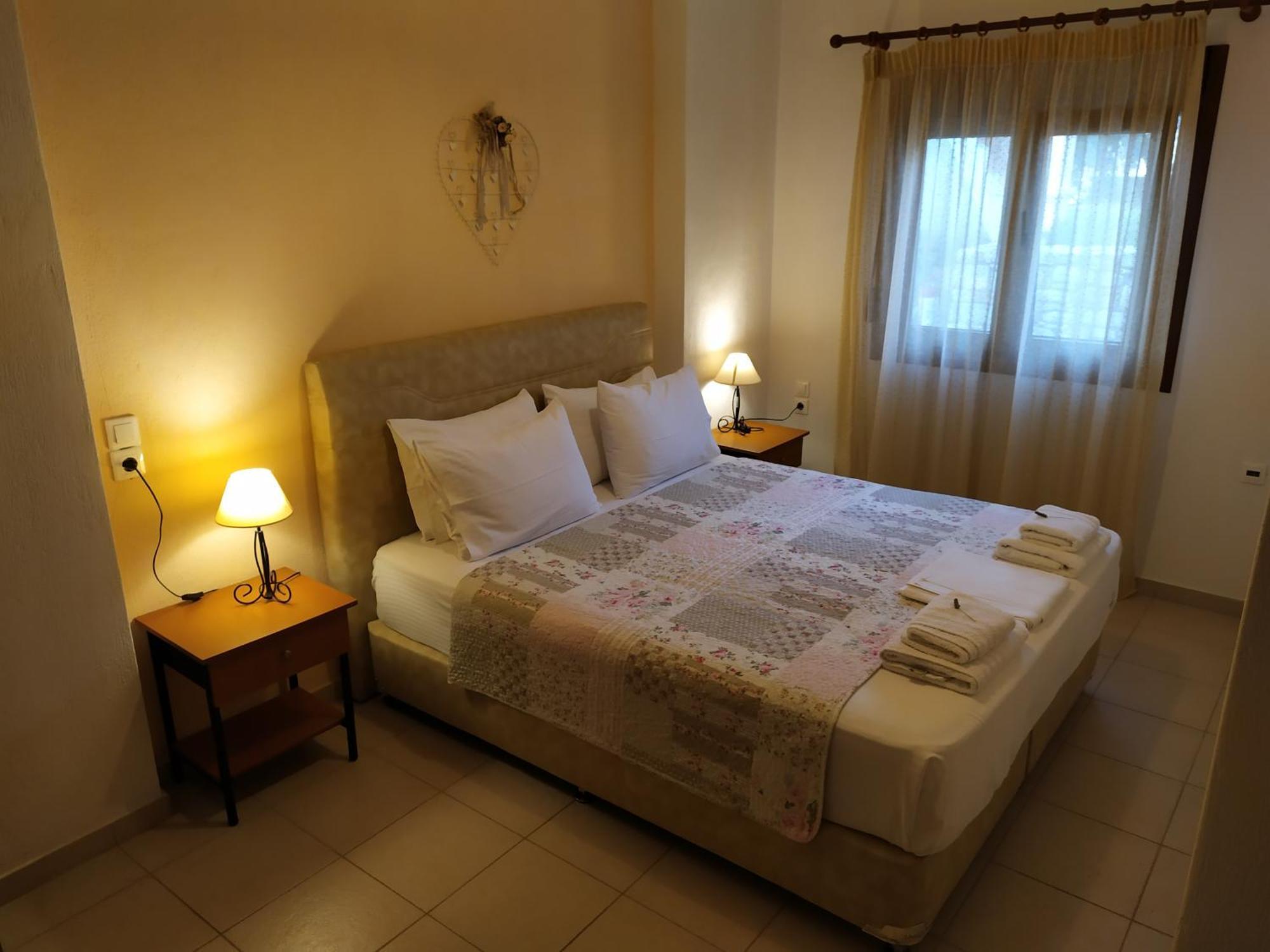 Remvi Apartments Skopelos Pokoj fotografie