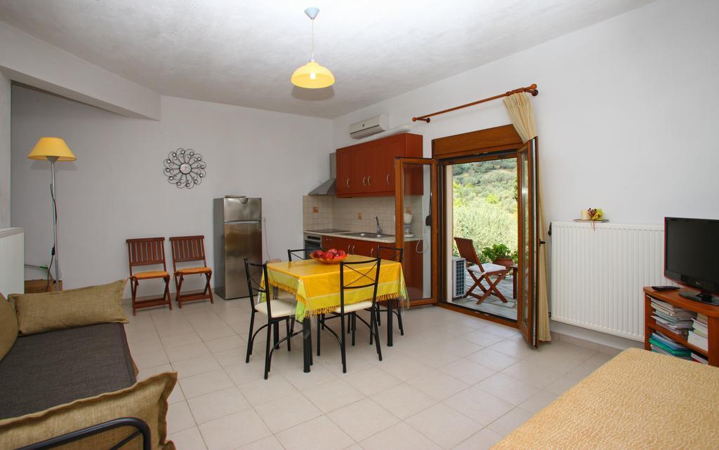 Remvi Apartments Skopelos Pokoj fotografie